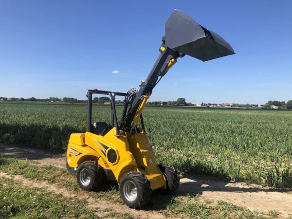 Eurotrac T11 mit Avant / Multione Aufnahme – Bild 4